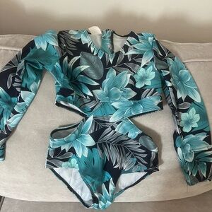 Mia Belle girls long sleeve bathing suit size 8y girls